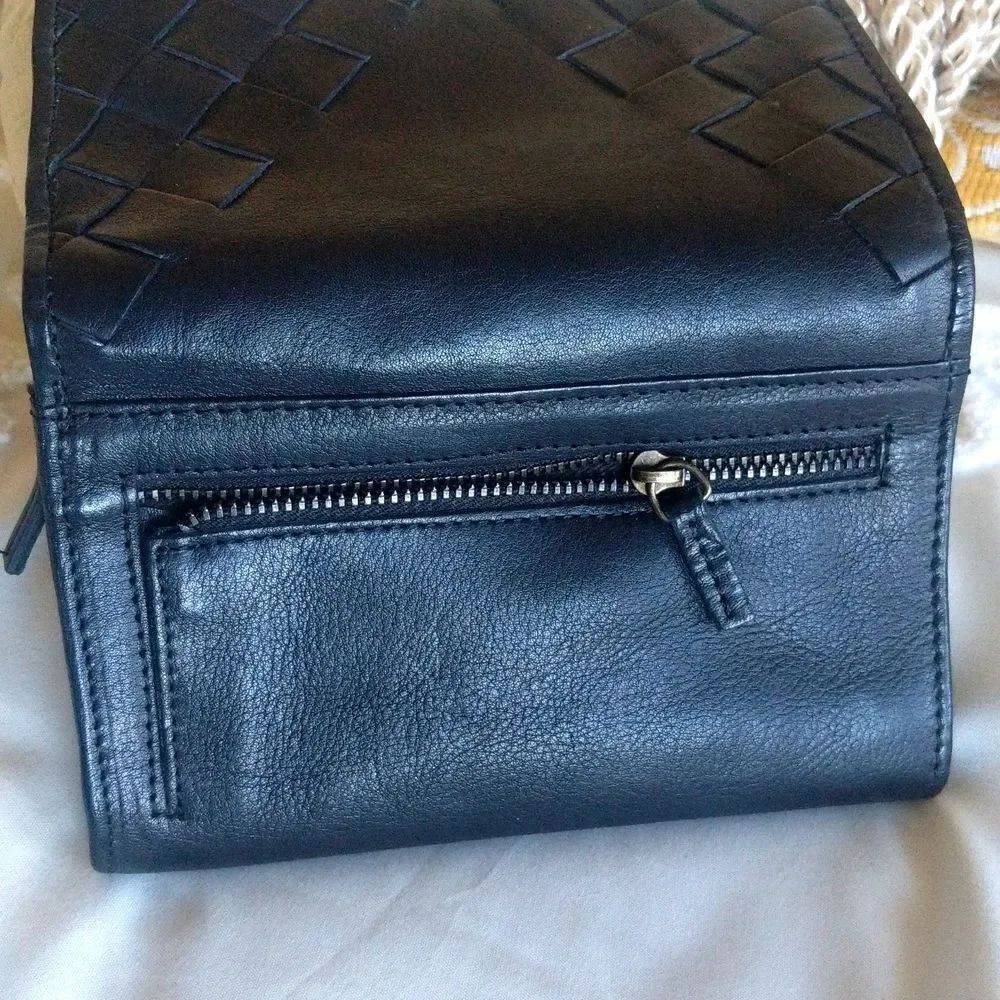 Gorgeous Black Woven Leather Wallet - Picture 8 of 16